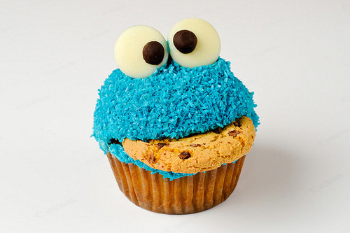 Cookie monster cupcake 1547 1233600439 16