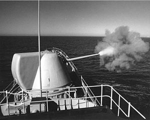 300px uss hull  dd 945  testing mk71 8 inch gun