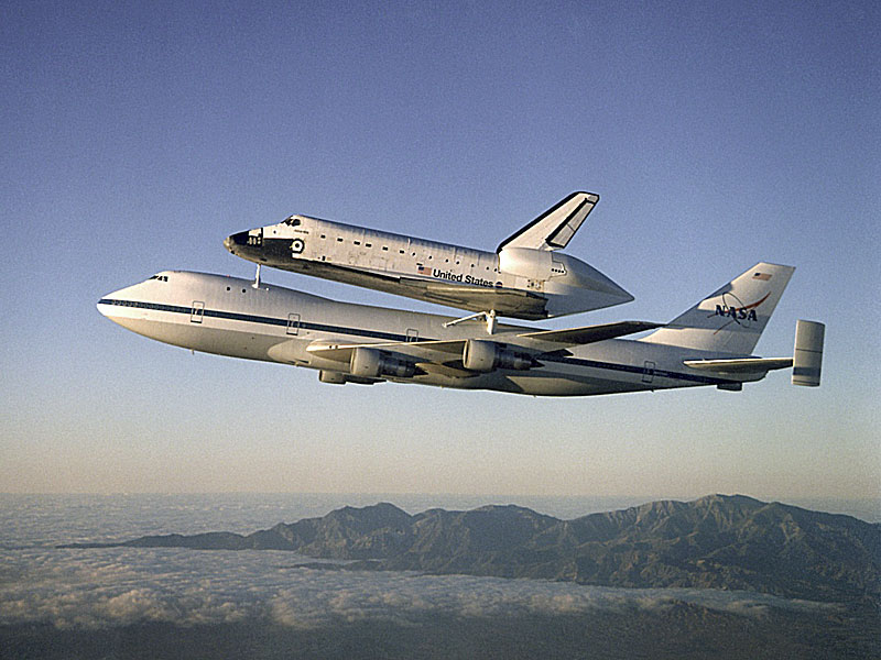 Shuttle aboard 747