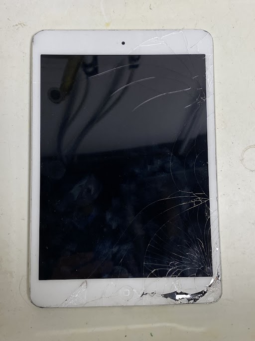 Broken ipad mini 2